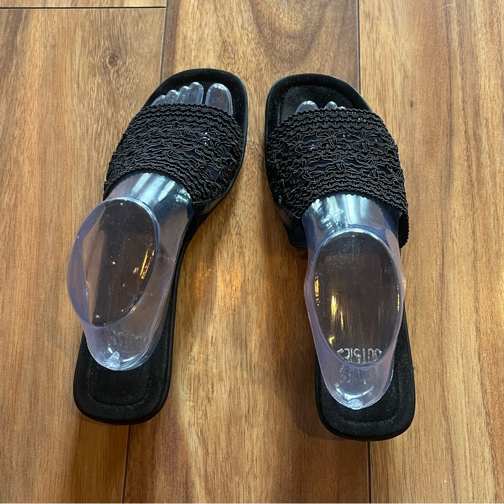 Women’s Mootsies tootsies black woven sip on sandals heel casual